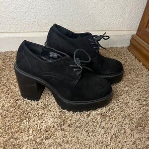 Torrid Oxford Suede Shoes/ Chunky Heel / Size 9.5